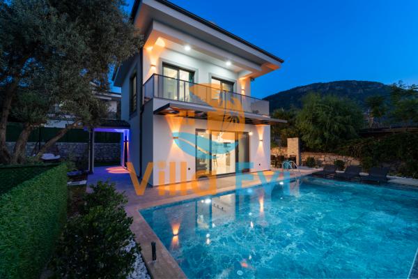 Villa Cadianda|Fethiye Kiralık Villa | Korunaklı Havuzlu Yeşil Üzümlü